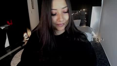 Mia zoe online show from 09/12/25, 11:48