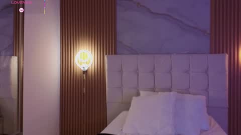 mia online show from 09/10/25, 11:38