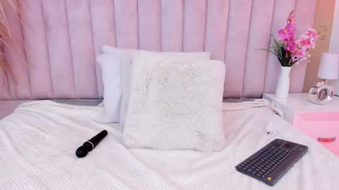 Snapshot of mia__bailey_ chatting on 07/15/26, 09:31 mia__bailey_ online show from 07/15/26, 09:31