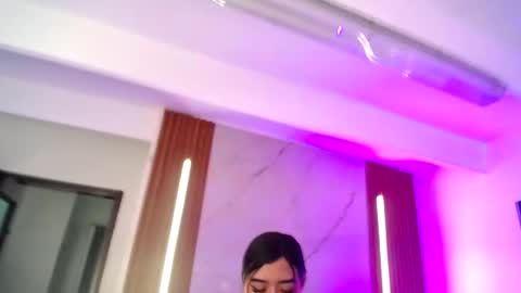 Mia  online show from 05/11/26, 06:05