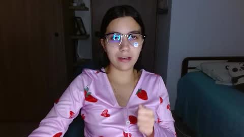 Mia online show from 02/07/26, 03:54