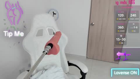 Mia adams  online show from 01/28/25, 09:08