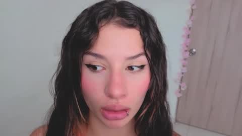 Mia adams  online show from 11/04/25, 06:07