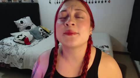 Snapshot of mia_adams_red chatting on 05/12/26, 01:36 mia online show from 05/12/26, 01:36