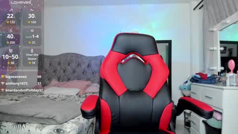 mia_adamsxxx online show from 12/28/24, 10:13