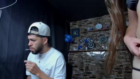 Snapshot of mia_and_vincentt chatting on 09/17/25, 06:37 Mia and vincentt model indepent online show from 09/17/25, 06:37