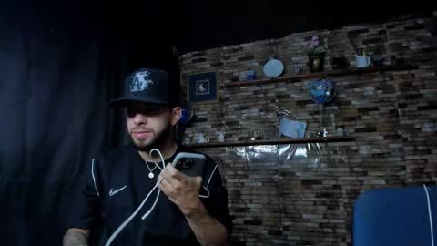 Snapshot of mia_and_vincentt chatting on 10/06/25, 04:10 Mia and vincentt model indepent online show from 10/06/25, 04:10