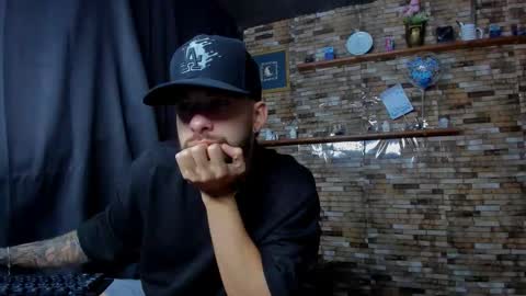 Snapshot of mia_and_vincentt chatting on 10/15/25, 03:50 Mia and vincentt model indepent online show from 10/15/25, 03:50