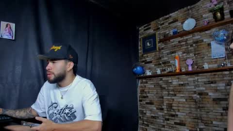 Snapshot of mia_and_vincentt chatting on 10/28/25, 05:00 Mia and vincentt model indepent online show from 10/28/25, 05:00