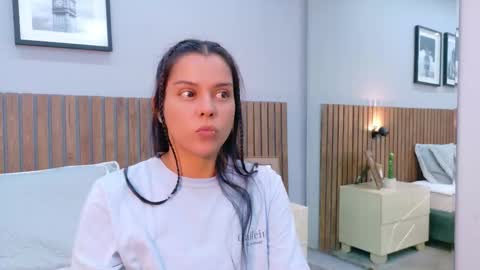 Mia Bellefort online show from 02/11/26, 07:52