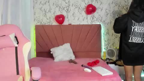 follow me MIA  online show from 06/08/26, 09:37