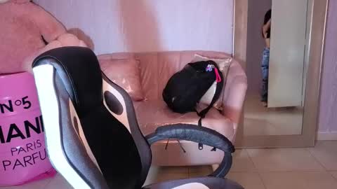 Mia  online show from 03/28/26, 12:16