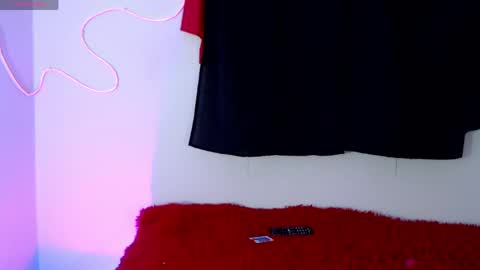 mia califa online show from 05/15/26, 06:42