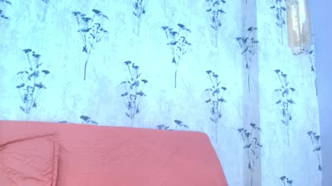 Mia  online show from 02/08/25, 06:12