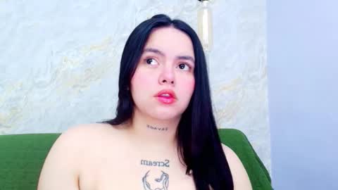 Mia  online show from 10/10/25, 12:04