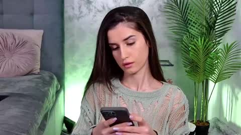 Freya Allen online show from 02/16/25, 09:16