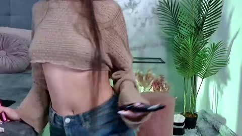 Freya Allen online show from 02/17/25, 09:19