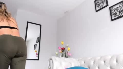 Mia Castro online show from 09/11/25, 02:50