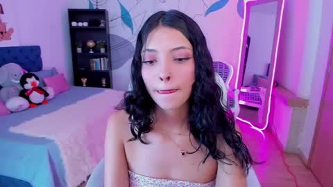Mia online show from 05/08/26, 08:14