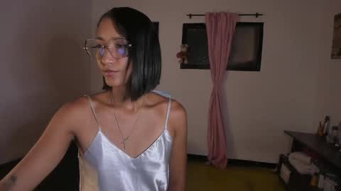 Mia Sandoval online show from 03/18/26, 10:07
