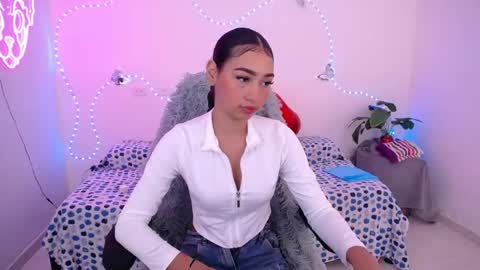 mia_cute_girl online show from 06/01/26, 01:35
