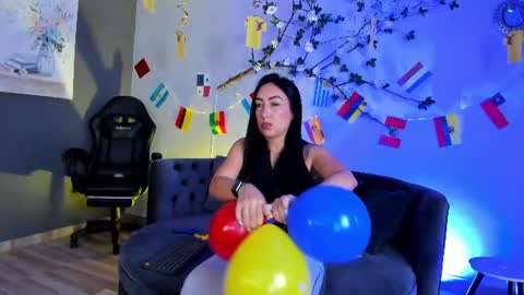 Snapshot of mia_davis__ chatting on 06/13/26, 11:52 mia_davis__ online show from 06/13/26, 11:52