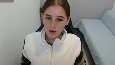 Mia online show from 09/22/25, 01:24