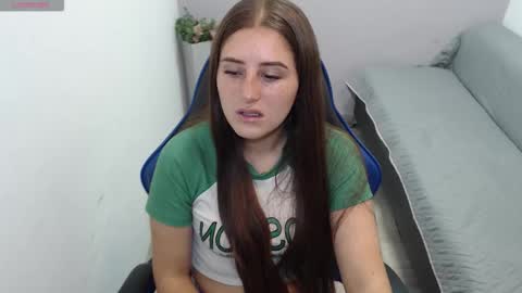 Mia online show from 10/15/25, 01:33