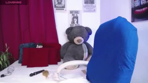 Mia online show from 02/04/26, 11:38