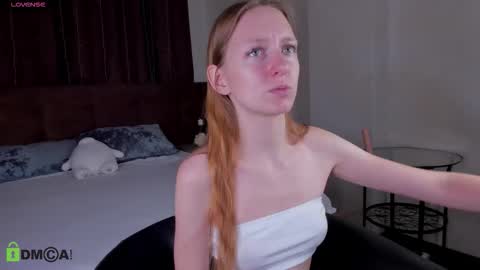 Snapshot of mia_e1fie chatting on 09/09/25, 08:25 mia_e1fie online show from 09/09/25, 08:25