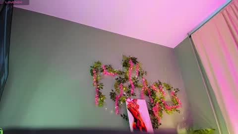 Mia online show from 03/17/26, 03:00