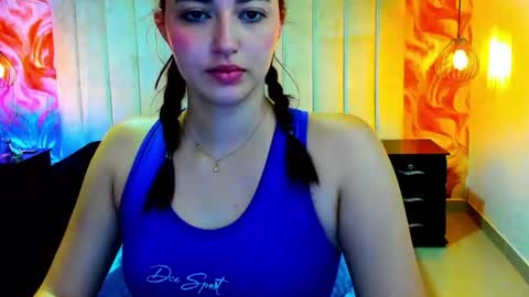 mia_ferrer18 online show from 06/22/26, 12:57