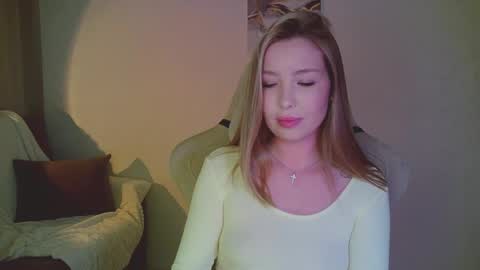 Mia online show from 04/24/26, 07:16