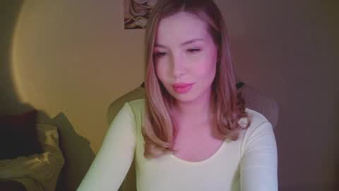 Mia online show from 04/28/26, 09:42