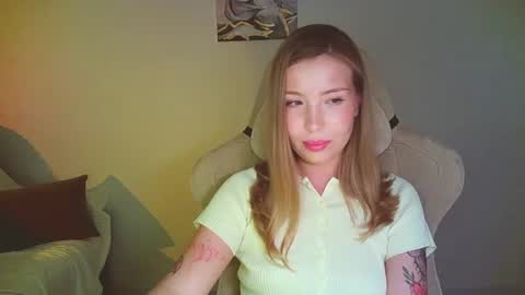 Mia online show from 07/14/26, 09:31