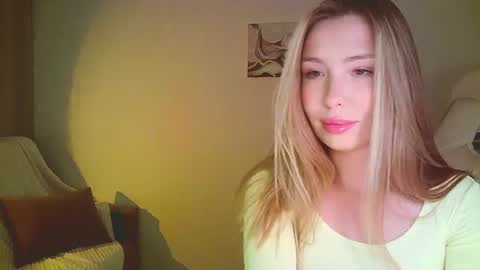 Mia online show from 07/17/26, 10:25