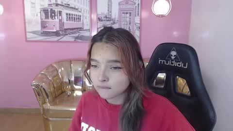 Snapshot of mia_foster_t chatting on 10/05/25, 12:36 Mia online show from 10/05/25, 12:36