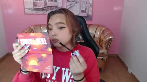 Snapshot of mia_foster_t chatting on 10/16/25, 01:12 Mia online show from 10/16/25, 01:12