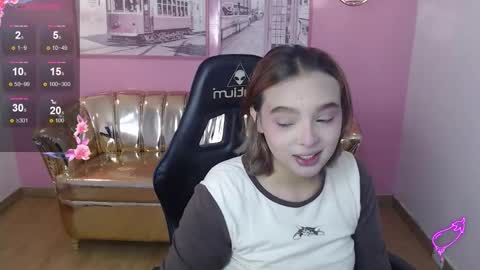 Snapshot of mia_foster_t chatting on 11/07/25, 12:38 Mia online show from 11/07/25, 12:38