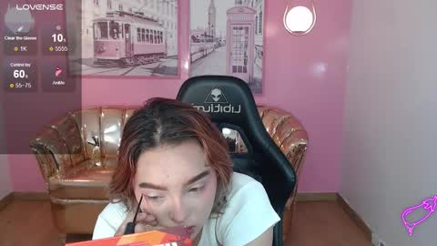 Snapshot of mia_foster_t chatting on 11/18/25, 12:53 Mia online show from 11/18/25, 12:53