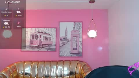 Snapshot of mia_foster_t chatting on 11/19/25, 01:22 Mia online show from 11/19/25, 01:22