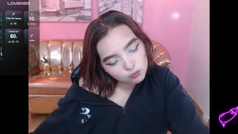 Snapshot of mia_foster_t chatting on 11/24/25, 01:00 Mia online show from 11/24/25, 01:00