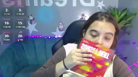 Snapshot of mia_foster_t chatting on 12/14/25, 12:54 Mia online show from 12/14/25, 12:54