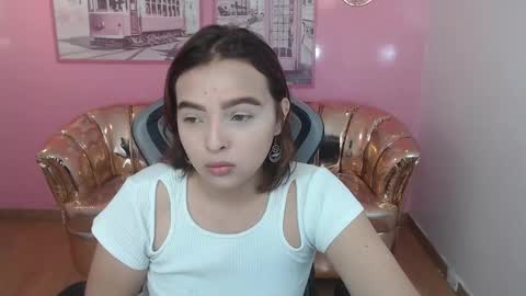 Snapshot of mia_foster_t chatting on 12/17/25, 12:55 Mia online show from 12/17/25, 12:55