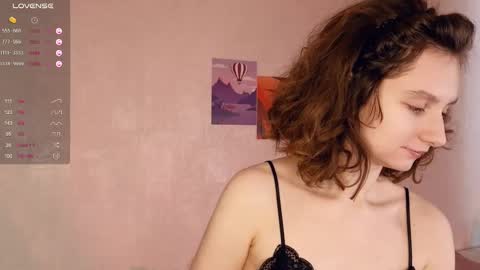 Snapshot of mia_frizz chatting on 02/09/25, 09:05 Mia online show from 02/09/25, 09:05