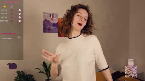 Snapshot of mia_frizz chatting on 09/13/25, 03:56 Mia online show from 09/13/25, 03:56