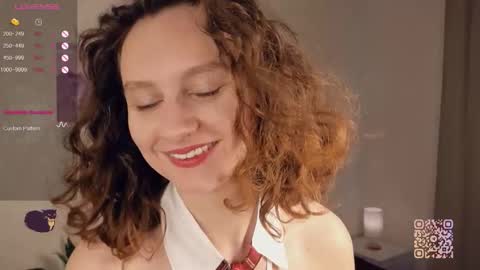 Snapshot of mia_frizz chatting on 09/15/25, 09:42 Mia online show from 09/15/25, 09:42