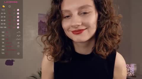 Snapshot of mia_frizz chatting on 09/18/25, 02:19 Mia online show from 09/18/25, 02:19