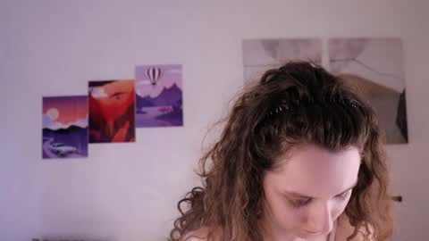 Mia  online show from 05/28/26, 09:17
