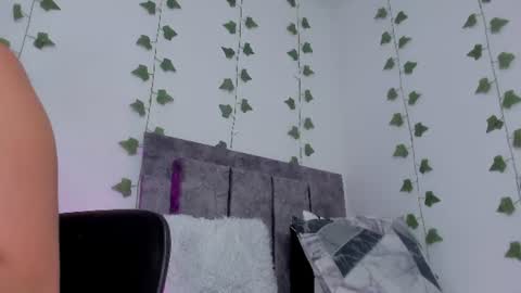 Snapshot of mia_garcia2 chatting on 06/11/26, 11:14 MIA online show from 06/11/26, 11:14